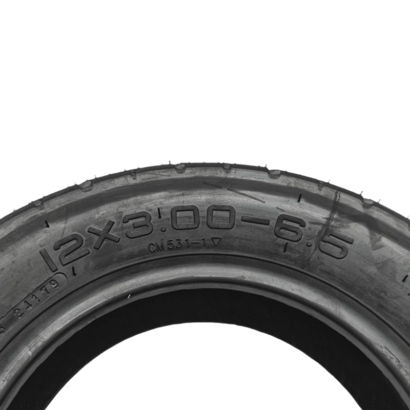 Scooter Parts - 新品 12インチ 12x3.00-6.5 チューブレス ファットタイヤ。耐久性に優れ、滑り止め加工が施された真空タイヤ。電動スクーターの交換用部品として最適。